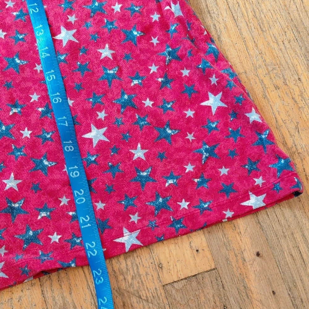 Croft & Barrow Red Tee with Blue and White Stars - Picture 4 of 4